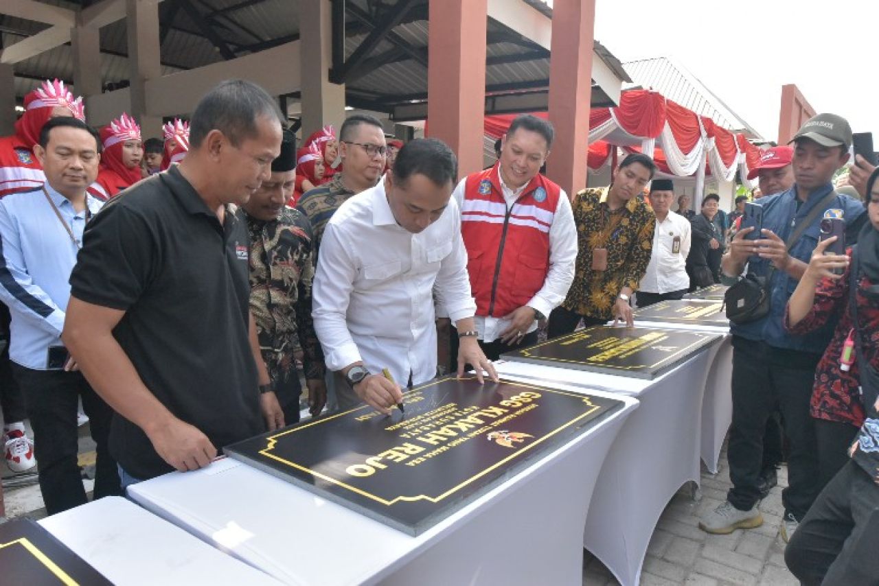 Walikota Eri Cahyadi Resmikan Gedung Serbaguna dan Fasum di Eks Lokalisasi Moroseneng