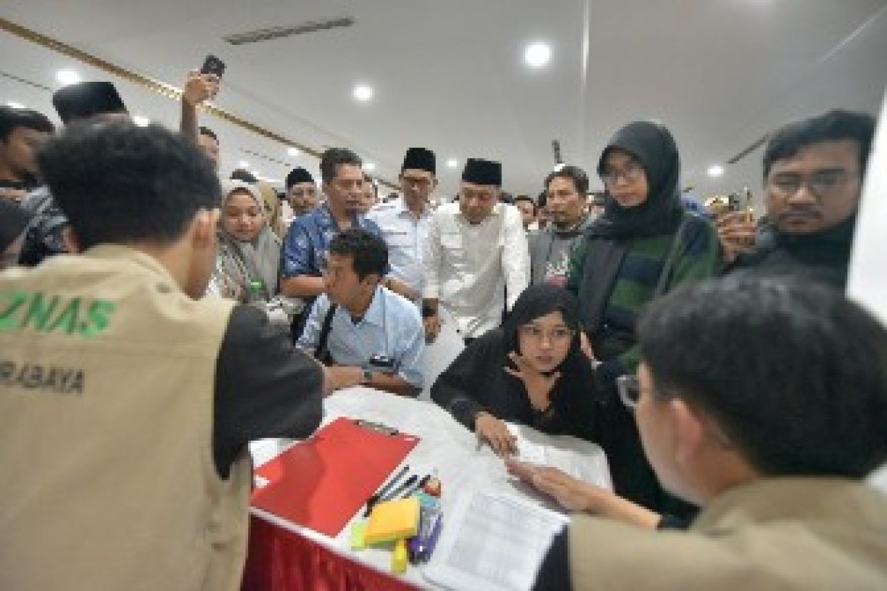 Pemkot Surabaya Bersama Baznas Tebus Ijazah 754 Pelajar SMA/SMK Swasta 