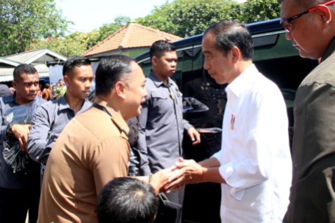 Presiden Jokowi Apresiasi Stabilitas Harga Pangan di Pasar Soponyono Surabaya