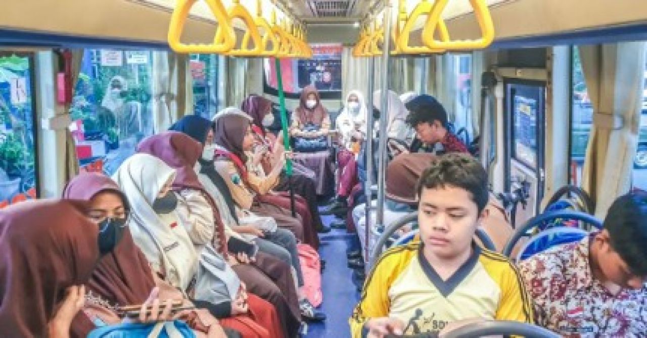 Bus sekolah dioptimalkan Pemkot Surabaya. (Kominfo Kota Surabaya)