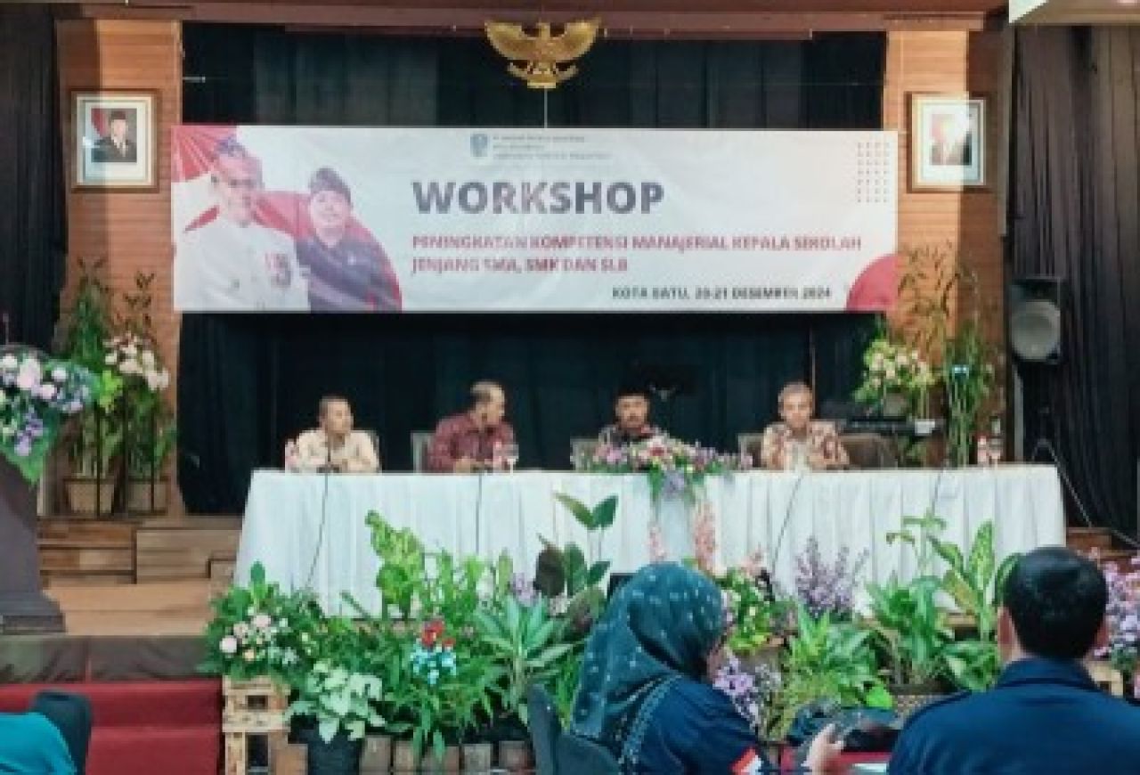 Workshop  peningkatan kompetensi kepala sekolah SMA,SMK, dan SLB