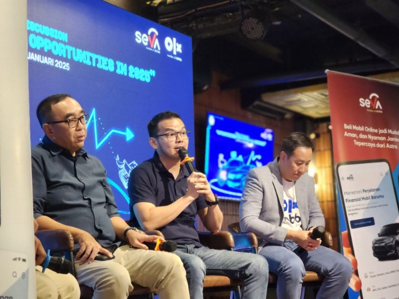 Sesi tanya jawab dengan peserta diskusi otomotif bertajuk “Peluang Pembiayaan Mobil Tahun 2025”