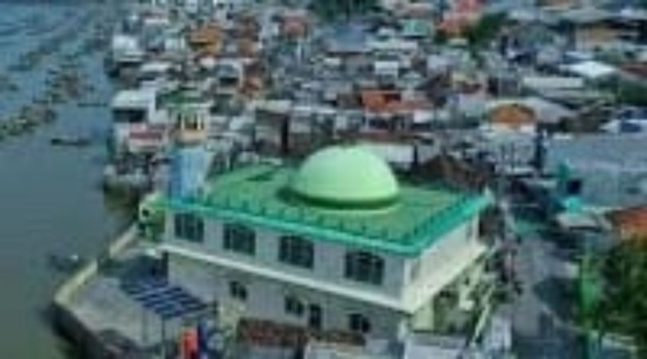 Masjid Ak Mabrur di Nambangan Surabaya.