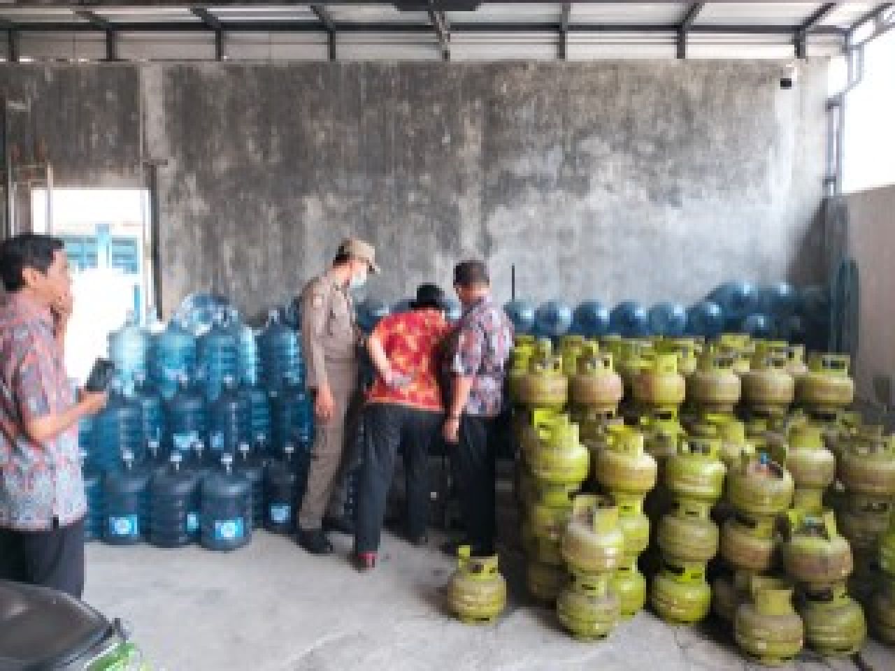 Pemantauan LPG 3 kg. (Kominfo Kota Surabaya)