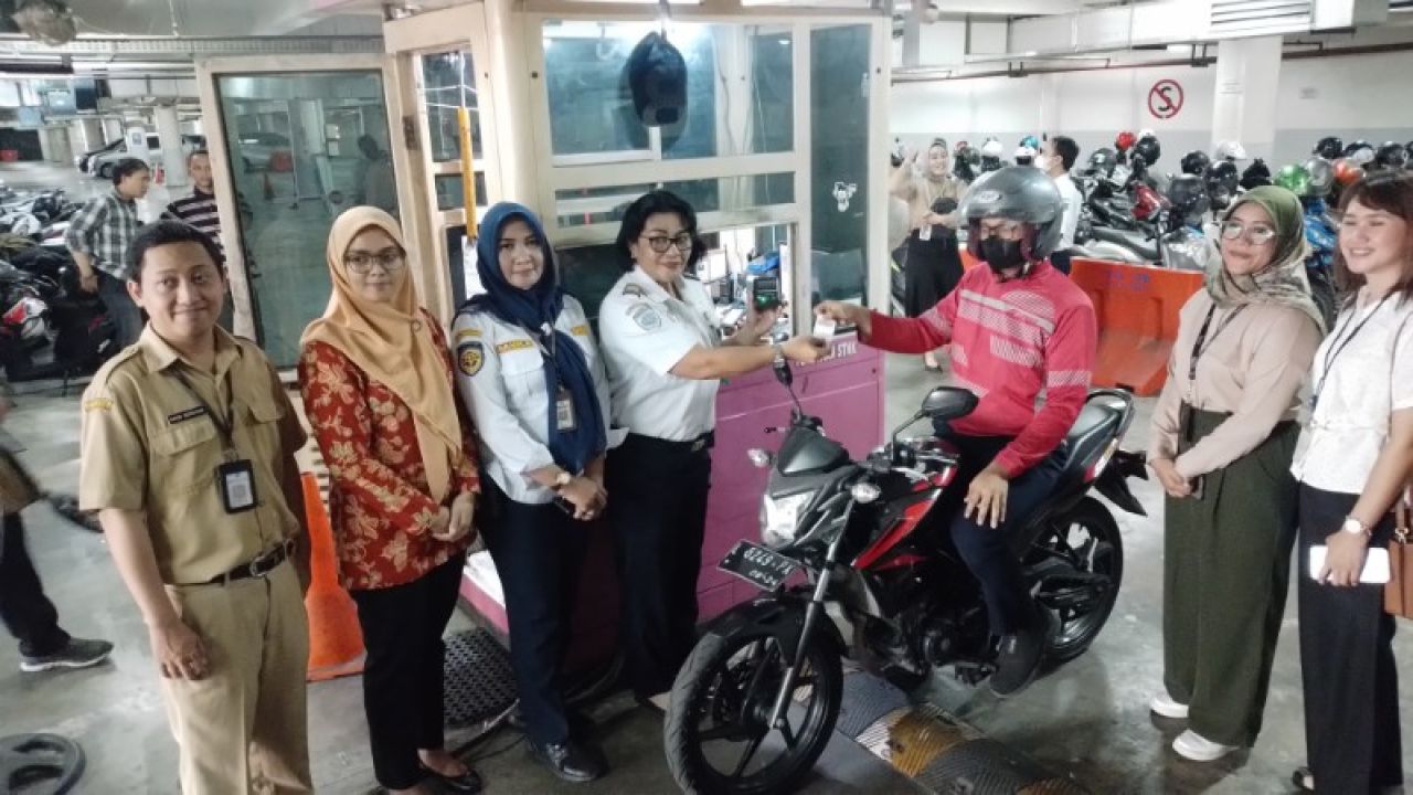 Dishub Surabaya Siapkan Shuttle Bus dan Tambah Kapasitas Parkir di Kebun Binatang Surabaya (KBS) untuk Libur Lebaran