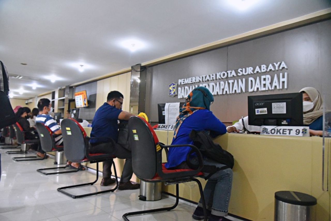 Manfaatkan pemutihan pajak hingga akhir Mei 2025. (Kominfo Kota Surabaya)