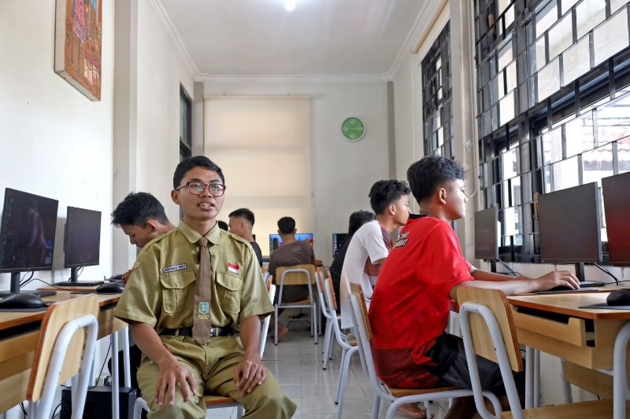 Lewat Omah Ilmu Arek Suroboyo, Anak Penerima Program 1 Keluarga Miskin 1 Sarjana Bisa Kuliah Gratis