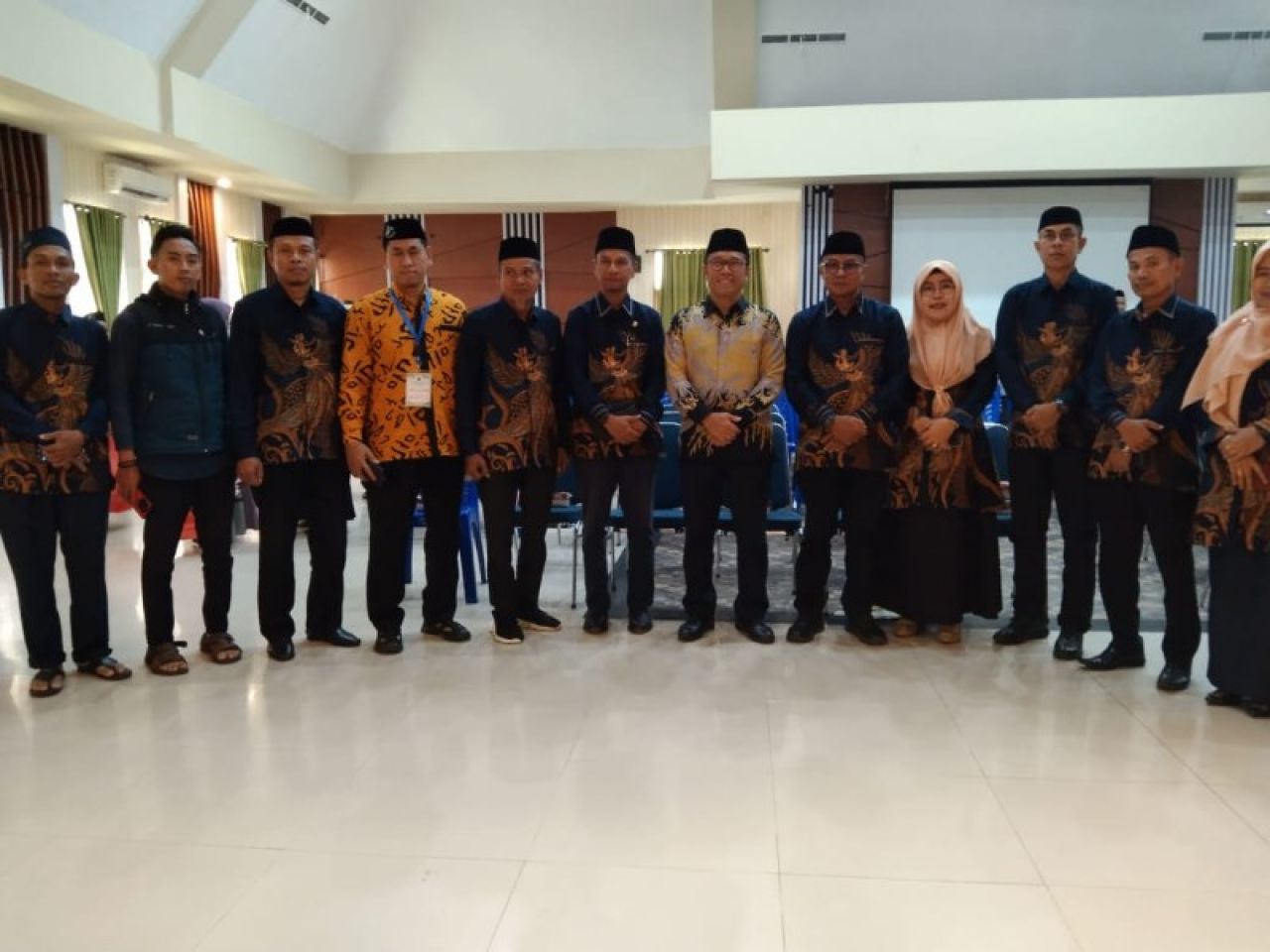 Rombongan kafilah Seleksi Tilawatil Qur’an dan Hadis (STQH) Kabupaten Jeneponto secara resmi diterima oleh Wakil Bupati Luwu Utara, H. Jumail Mappile, S.Ip., M.Si., yang juga menjabat sebagai Ketua Panitia Pelaksana STQH tingkat Provinsi Sulawesi Selatan.