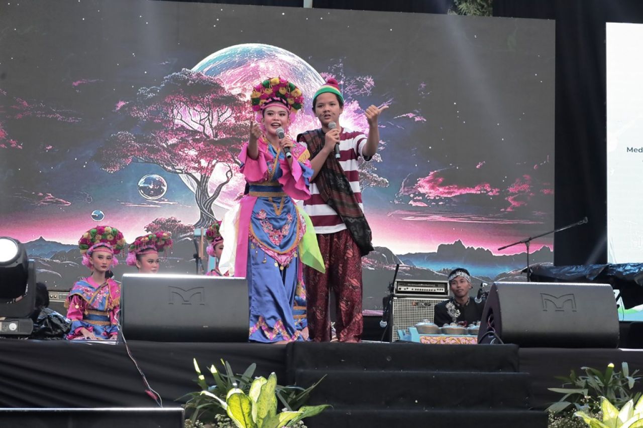 Indonesian International Arts (kominfo Surabaya)