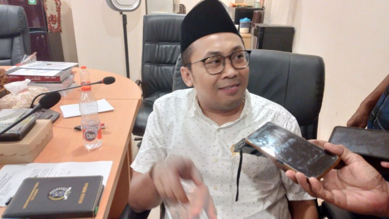 Ketua Komisi B DPRD Kota Surabaya. (Amar)