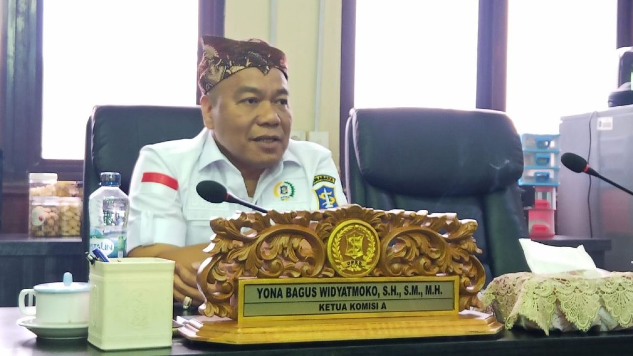 Yona Bagus Widyatmoko, Ketua Komisi A DPRD Kota Surabaya. (Tim)