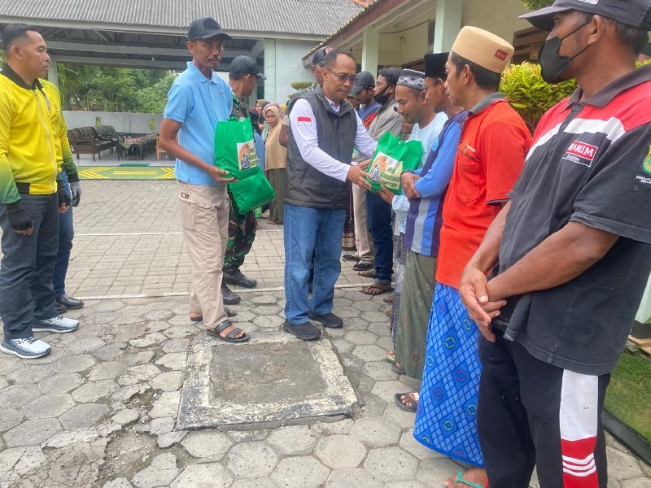 Jasdam V/BRW bersama Ketum BMWI laksanakan Bakti Sosial di Kodim 0829/bangkalan