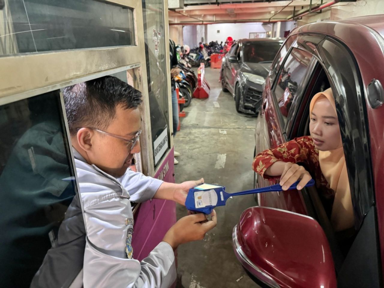 Guna Kelancaran Lalu Lintas, Pengamat Sarankan Pemkot Surabaya Naikkan Tarif Parkir TJU dan Bangun Area Parkir Khusus