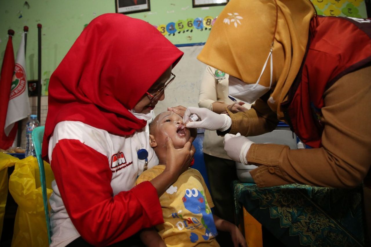 Dinkes Kota Surabaya selenggarakan bulan imunisasi anak sekolah (BIAS) 2025. (Kominfo Surabaya)