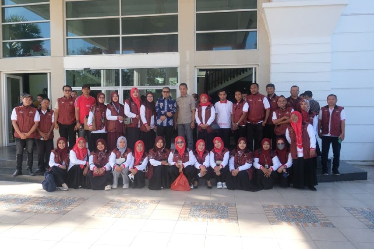 Pelepasan Rombongan Siswa Sekolah Rakyat Kabupaten Jeneponto Oleh Bupati Paris Yasir