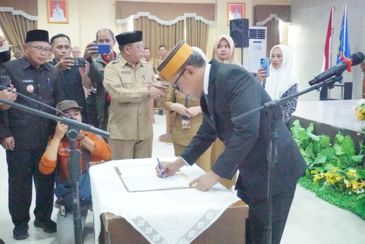 Bupati Jeneponto H. Paris Yasir Dorong Kinerja ASN Lewat Mutasi dan Promosi Jabatan. (Tim)