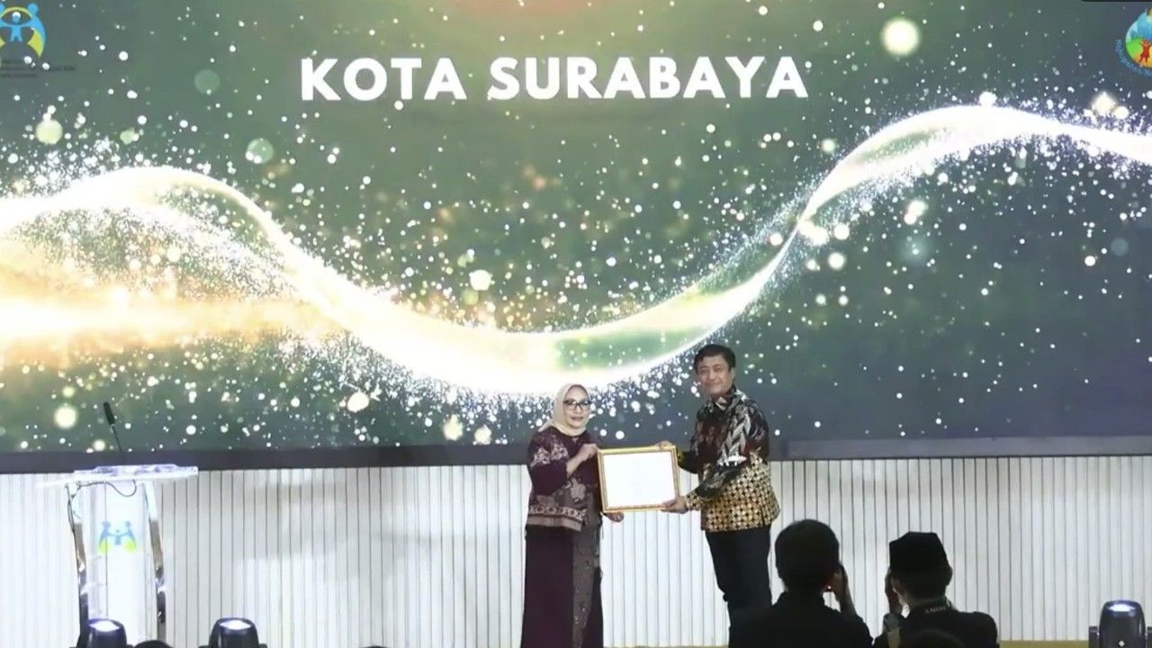 Konsisten Penuhi Hak Anak, Surabaya Sabet Penghargaan Kota Layak Anak Utama ke-7