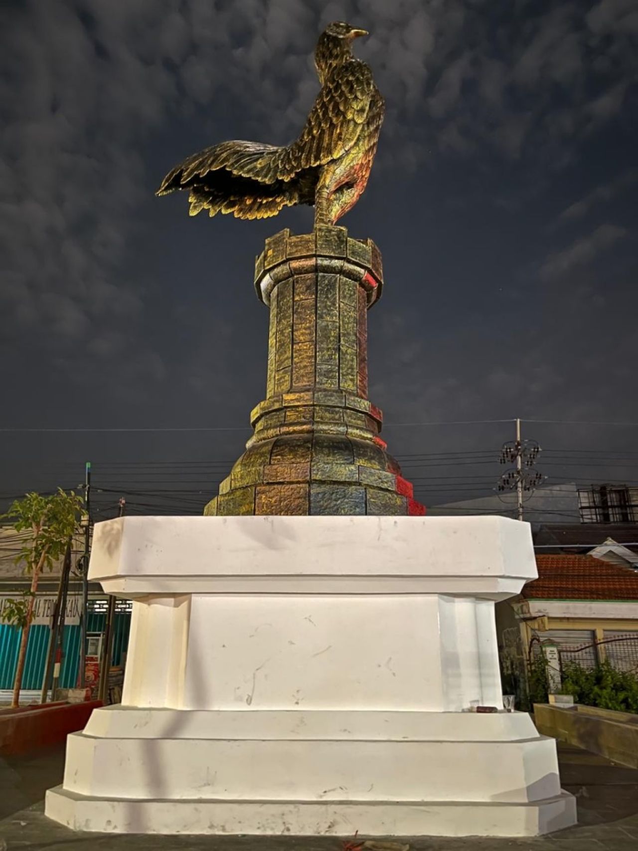 Surabaya Punya Ikon Baru, Monumen “Ayam Jago” di Lidah Wetan jadi Simbol Perjuangan Raden Sawunggaling
