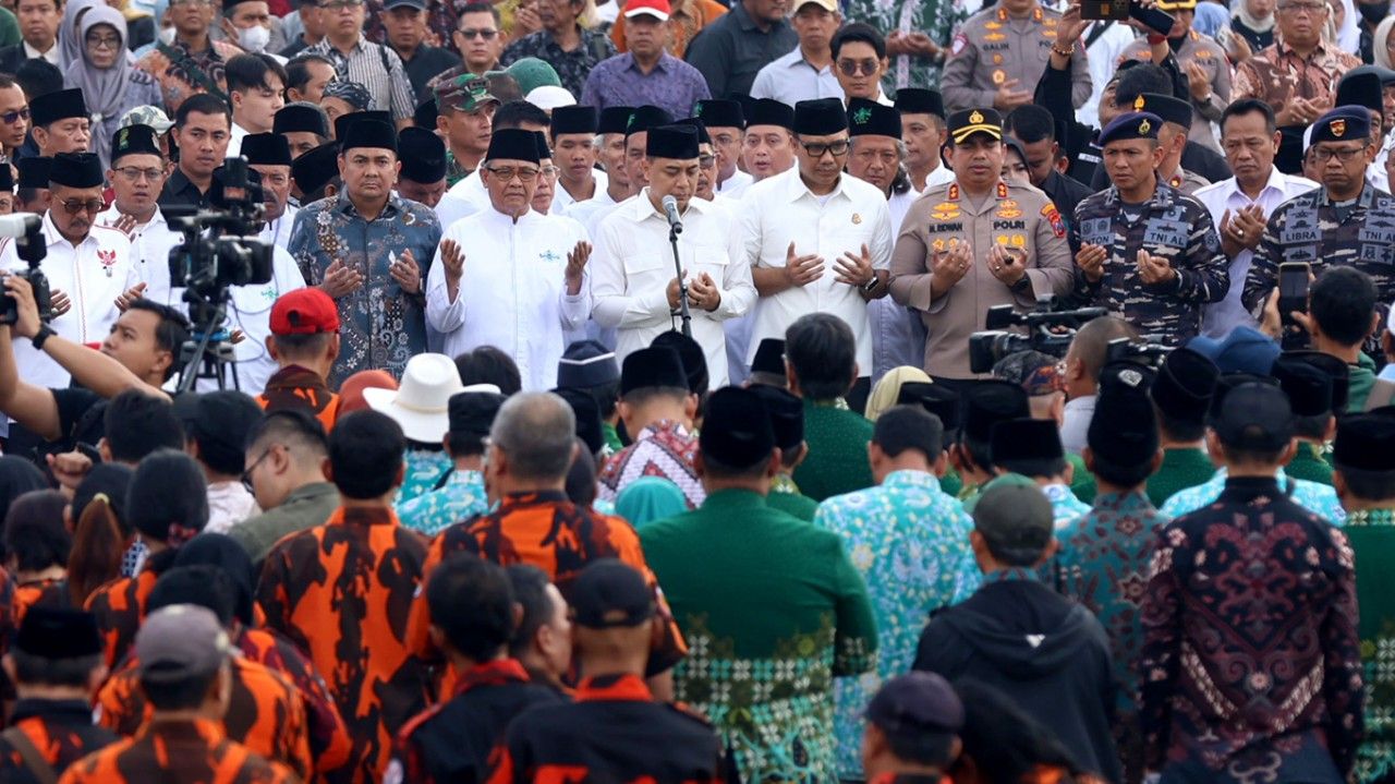 Ribuan Warga Surabaya Ikrar "Jogo Suroboyo, Jogo Indonesia", Simbol Jaga Keamanan dan Bangkitkan Ekonomi. (Kominfo Surabaya)