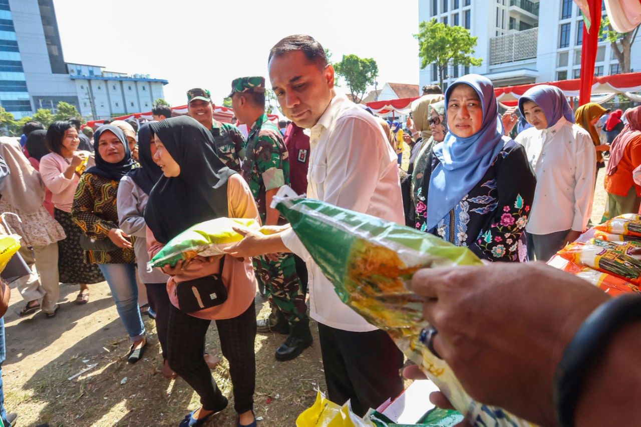 Pemkot Surabaya Distribusikan 10 Ton Beras dalam Program GPM Serentak