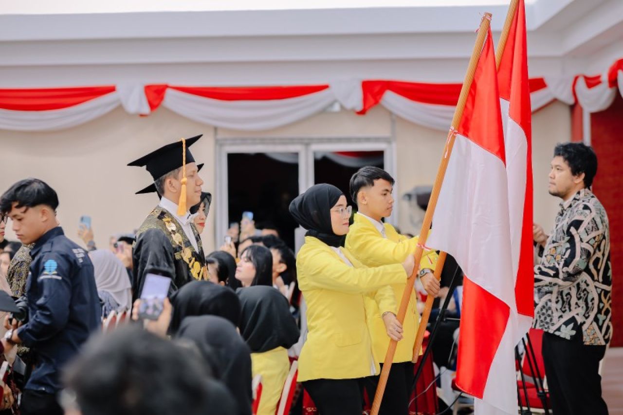 UT Sukses Gelar Wisuda PMI di Kuala Lumpur. (Kemendagri)