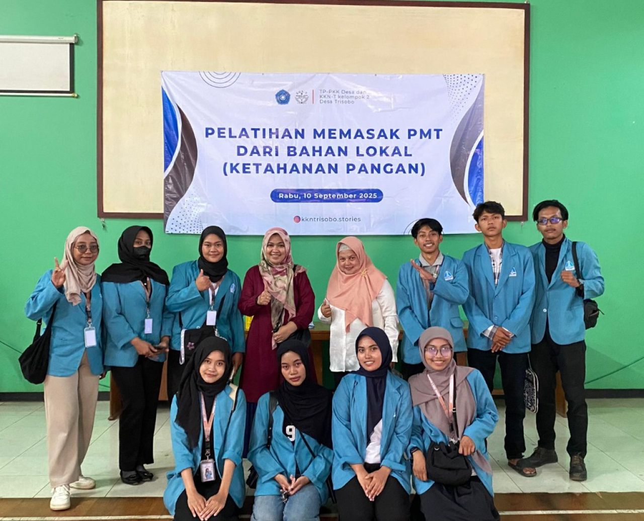 KKNT Universitas Alma Ata Gelar Sosialisasi Program Makanan Tambahan Di Desa Trisobo. (Tim)