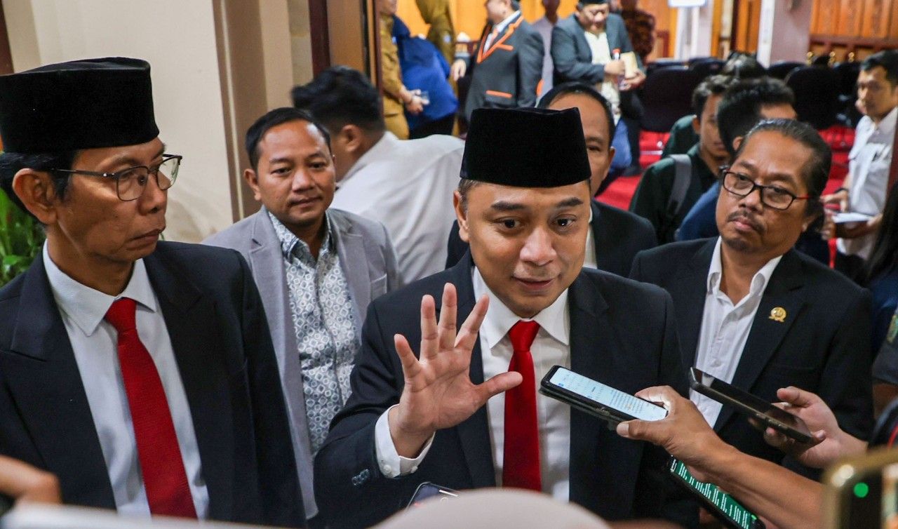 Walikota Eri Cahyadi tengah. (Kominfo Surabaya)