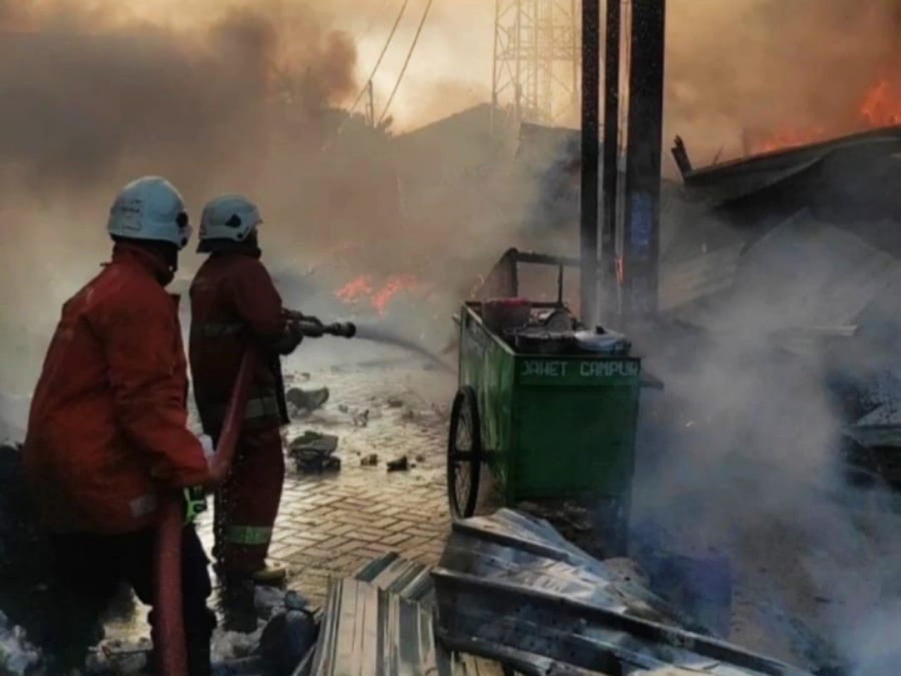 DPKP Surabaya Catat 51 Insiden Kebakaran Selama September 2025, Dipicu Musim Panas dan Kelistrikan. (Kominfo Kota Surabaya)
