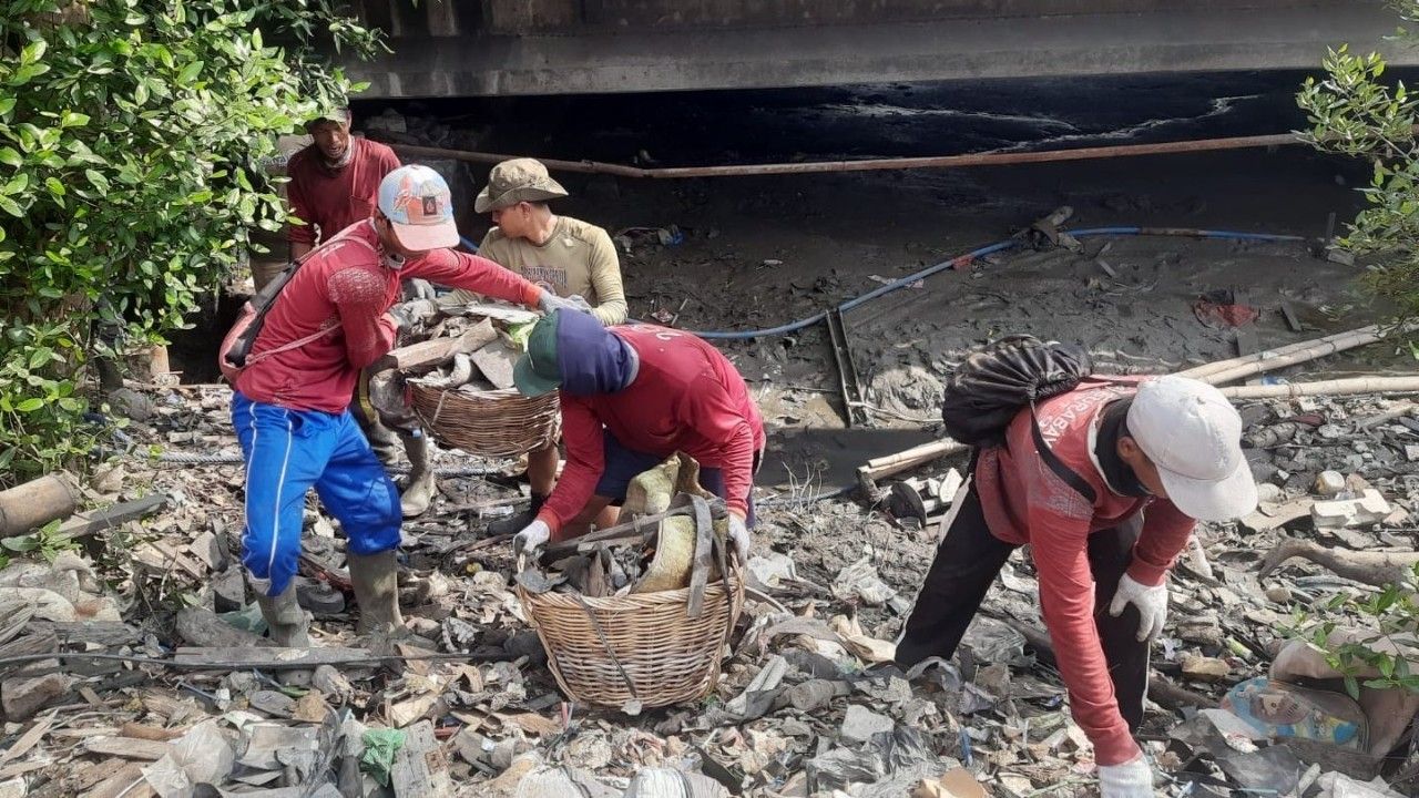 Pemkot Surabaya Genjot Normalisasi Saluran Skala Besar