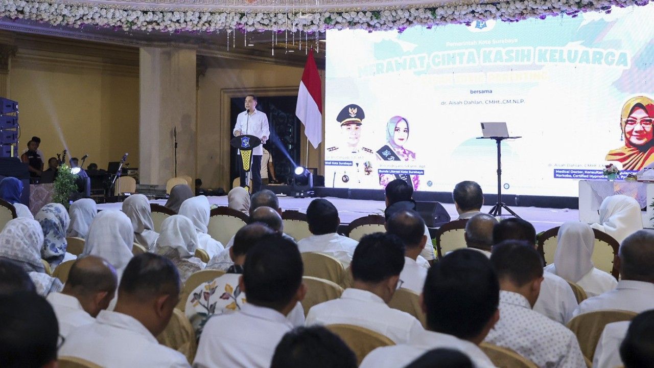 Pemkot Surabaya Gandeng dr. Aisah Dahlan, Edukasi Ratusan ASN Cegah Toxic Parenting dan Tekan Angka Perceraian. (Kominfo Surabaya)