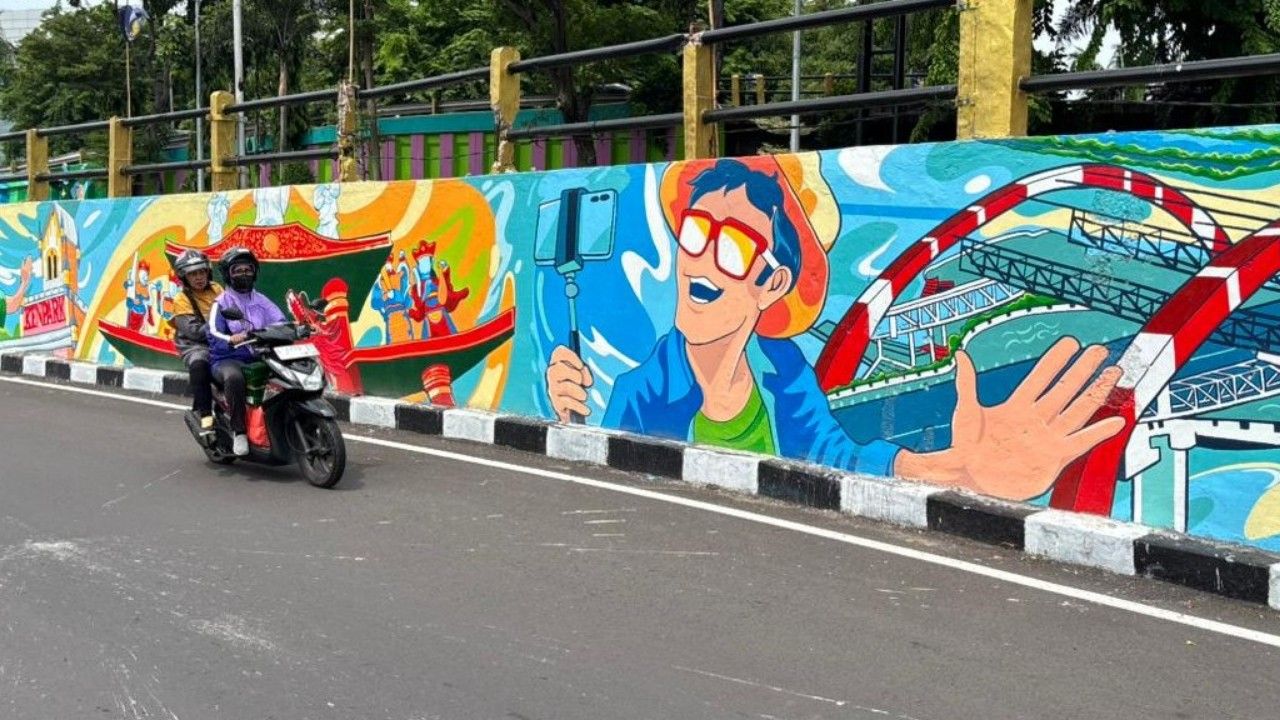 Pemkot Surabaya Buru Pelaku Vandalisme Mural Gubeng Pojok. (Kominfo Surabaya)