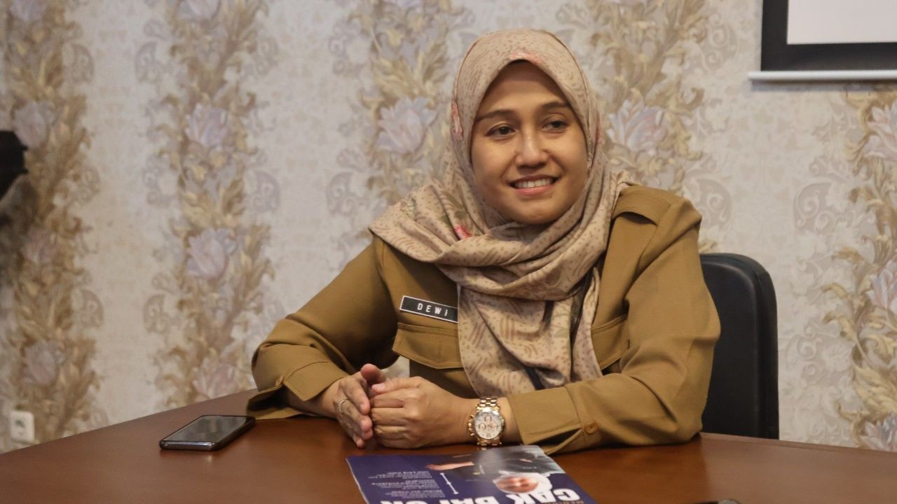 Almarhumah Asisten II Bidang Perekonomian dan Pembangunan, Dewi Soeriyawati. (Kominfo surabaya)