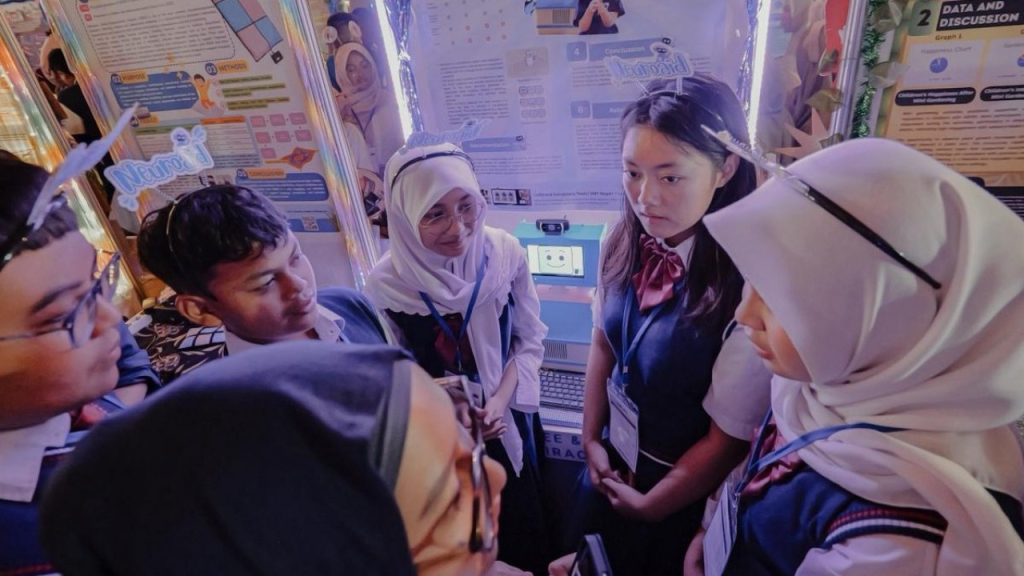 Pelajar Surabaya raih medali emas dalam olimpiade internasional. (Kominfo Surabaya)