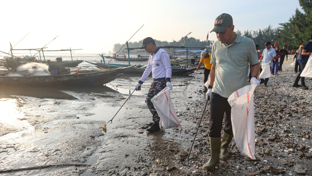 Pemkot Surabaya gelar kerja bakti massal di HPSN 2026. (Kominfo Surabaya)