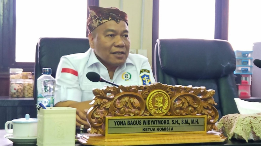 Yona Bagus Widyatmoko, Ketua Komisi A DPRD Surabaya. (Tim)