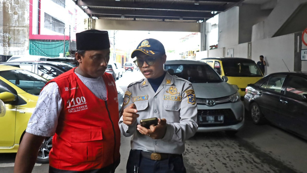 Pemkot Surabaya Targetkan Seluruh Parkir TJU Non-Tunai Akhir Februari 2026