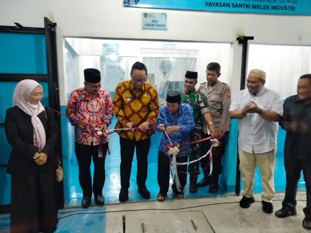 Peluncuran SPPG Sinar Giri Kedaton Bungah, Gresik. (Pen0817)