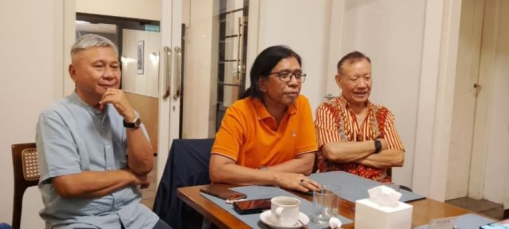 Sekretaris Umum P3I Jawa Timur, Agus Winoto (tengah). (Tim)