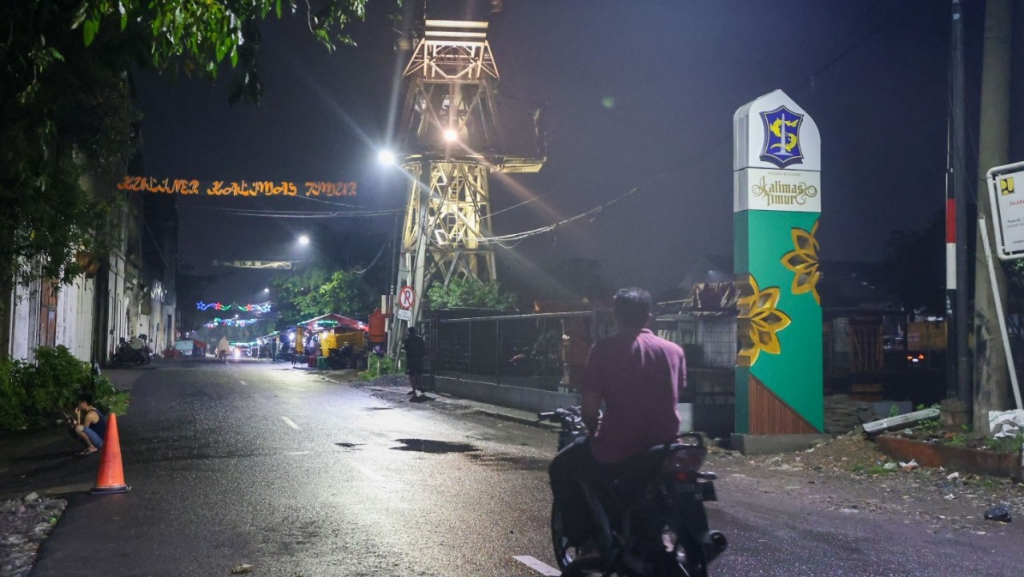 Pemkot Surabaya Sulap Kalimas Timur Jadi Lebih Rapi dan Estetik