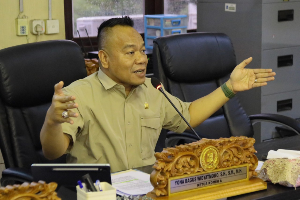 Ketua Komisi A DPRD Surabaya, Yona Bagus Widyatmoko. (Anar)