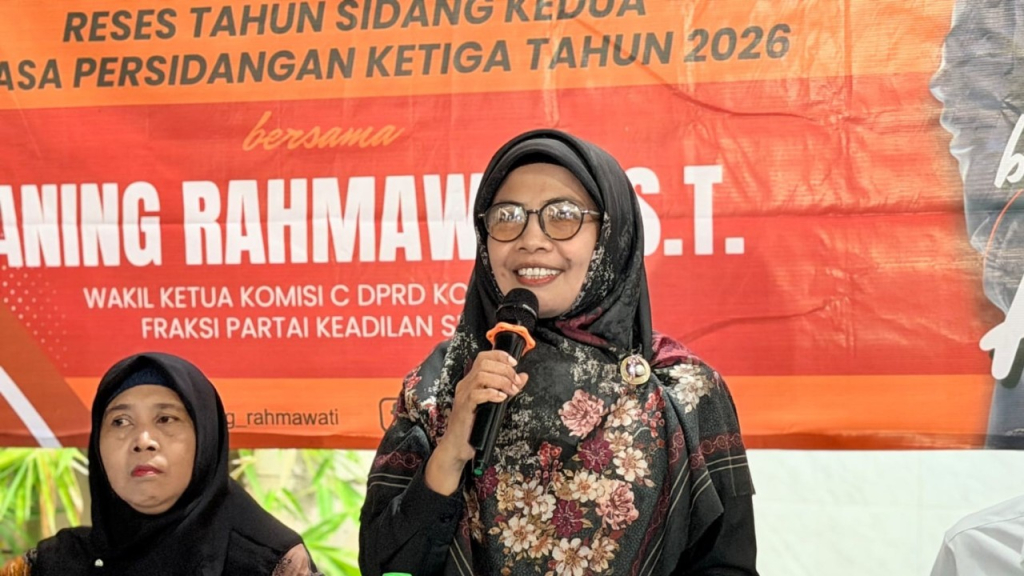 Aning Rahmawati, anggota DPRD Kota Surabaya dari Fraksi PKS saat reses. (Tim)