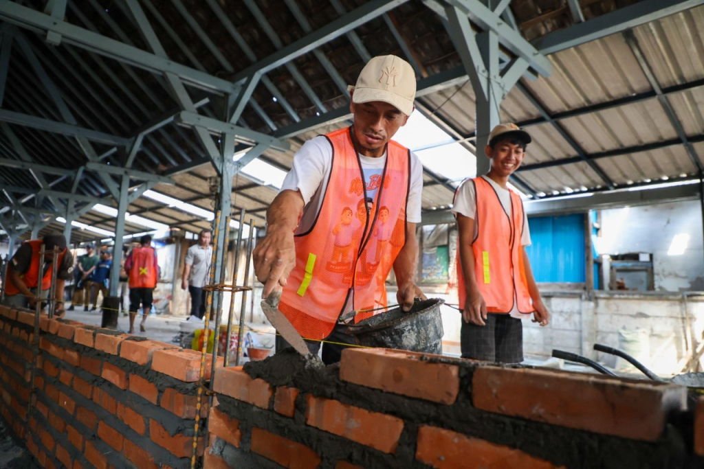 Proses revitalisasi Pasar Tembok Dukuh. (Kominfo Surabaya)
