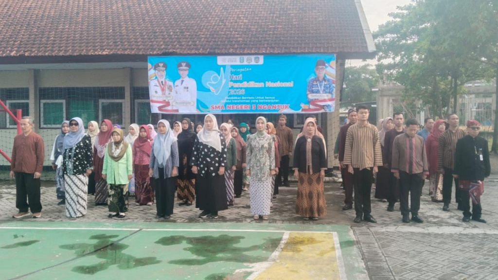 Jajaran pendidik dan civitas SMAN 3 Nganjuk. (Tim)