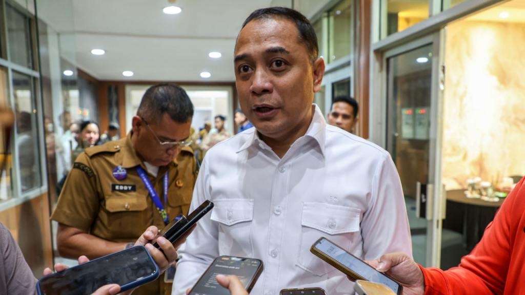 Hotline Lapor Cak Eri Diserbu Aduan hingga Curhatan Warga Warnai Layanan Pemkot