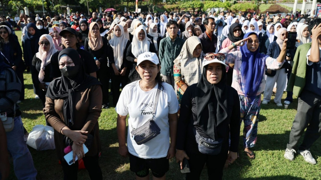 Ribuan warga padati Tugu Pahlawan Surabaya. (Tim)