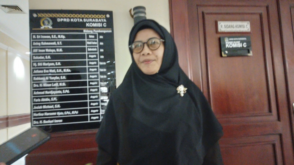 Aning Rahmawati, Wakil Ketua Pansus Raperda Pengendalian Banjir DPRD Surabaya. (Amar)