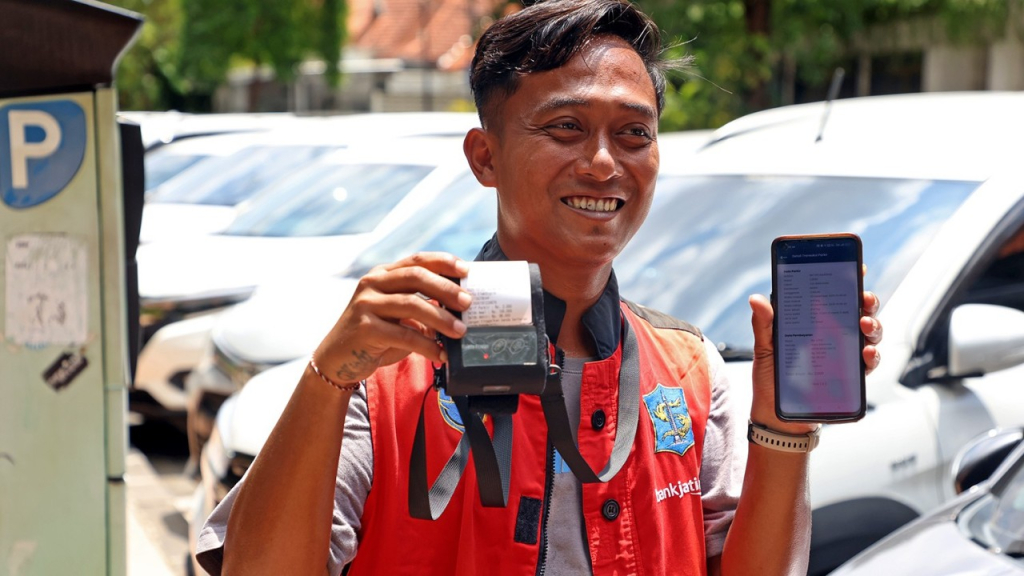 Layanan Parkir Non Tunai Meluas hingga Kawasan Perak dan Stasiun Kota Surabaya