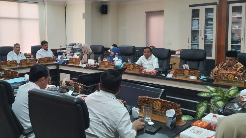 DPRD Surabaya Pertegas Semua Anak Usia Sekolah Bisa Tertampung di SPMB 2026