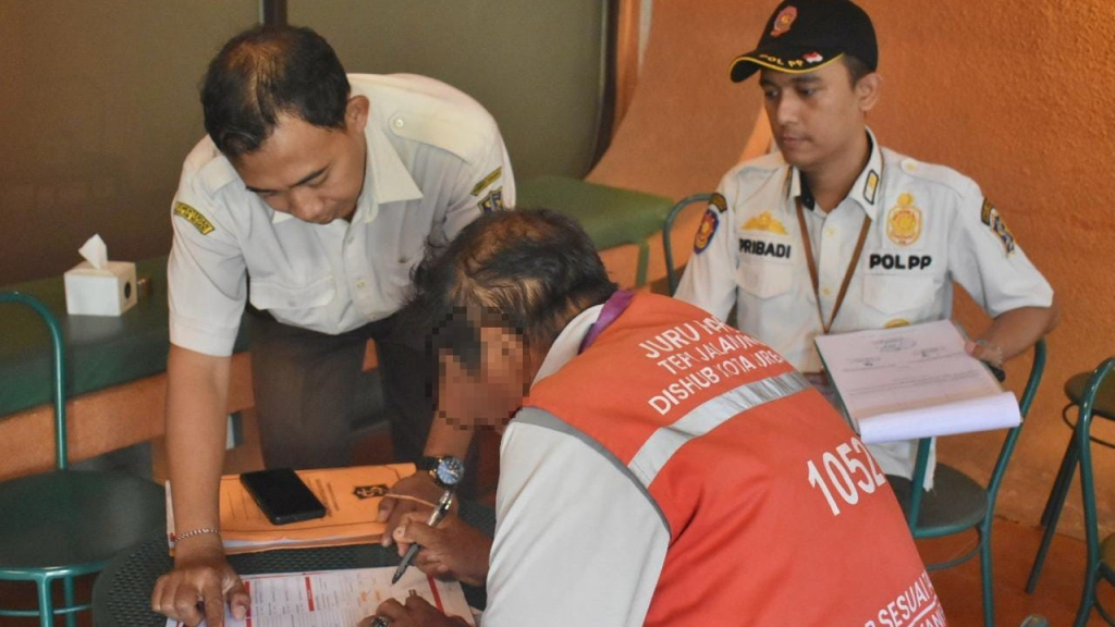 Pemkot Surabaya Percepat Penerapan Parkir Digital