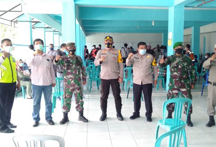 Kapolsek Semampir Pimpin Pengamanan Pelaksanaan Pengambilan BLT